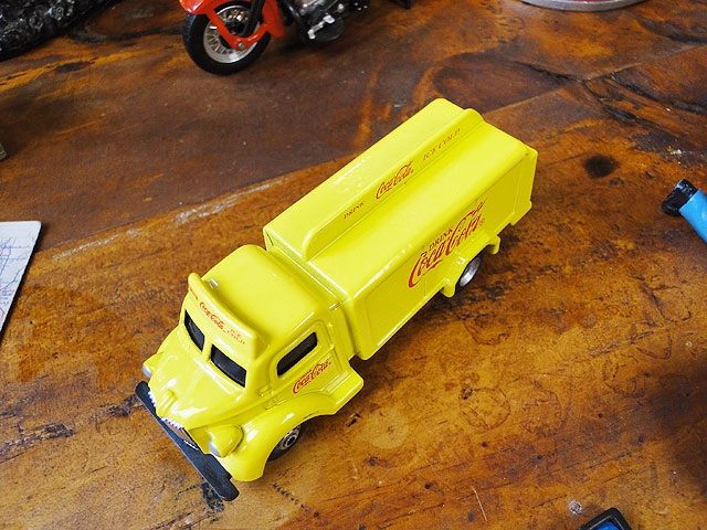 コカ・コーラ ボトルトラック ミニカー 1/87スケール （1947年モデル