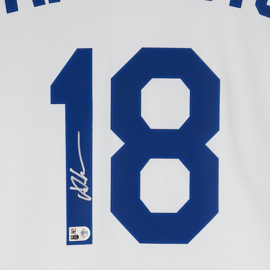 山本由伸 直筆サイン入り 額装 ドジャース ナイキレプリカユニフォーム