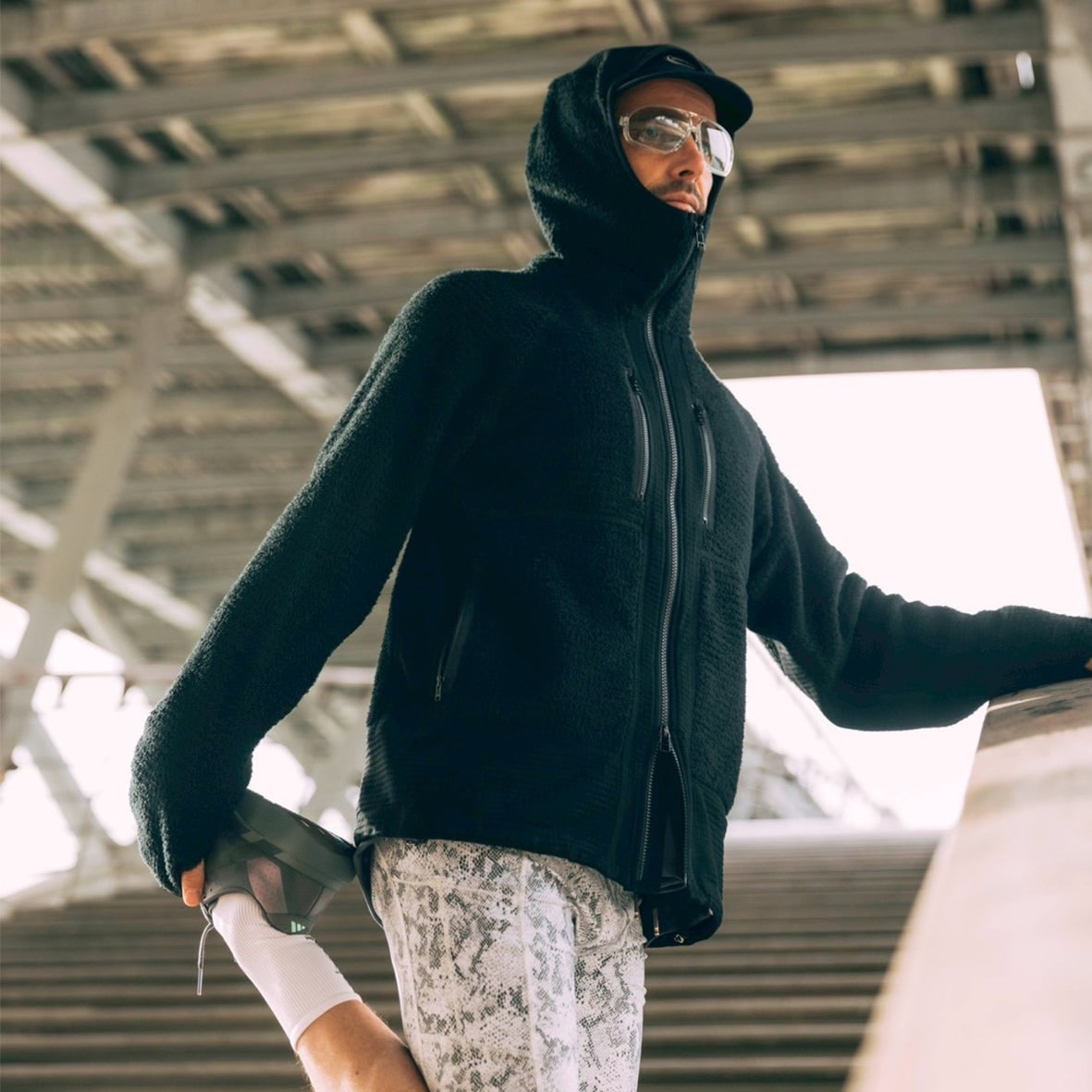 charbon / POLARTEC HYBRID FLEECE HOODIE BLACK