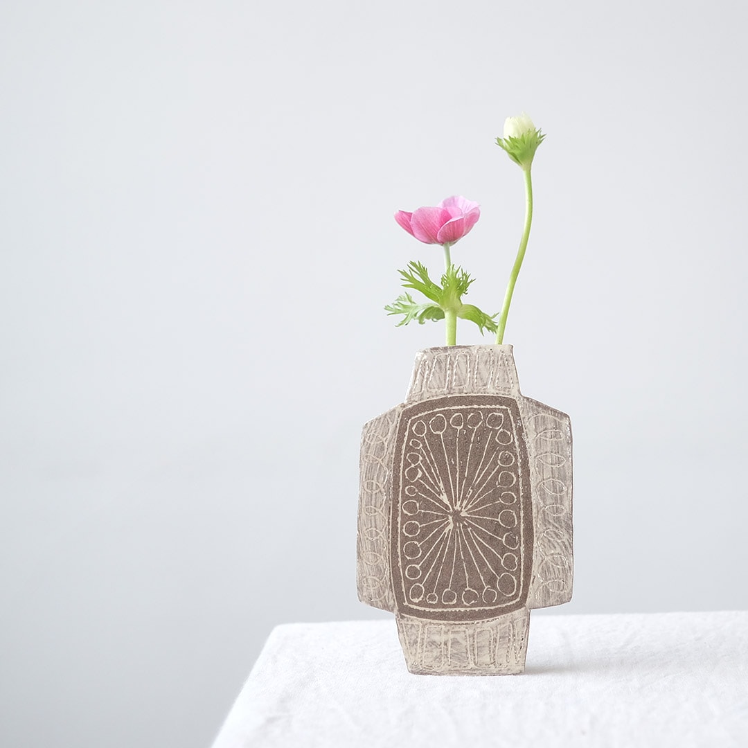 陶板掛け花入/壁掛け・自立2way | からつ焼 高麗窯 | 糸島くらし×ここ