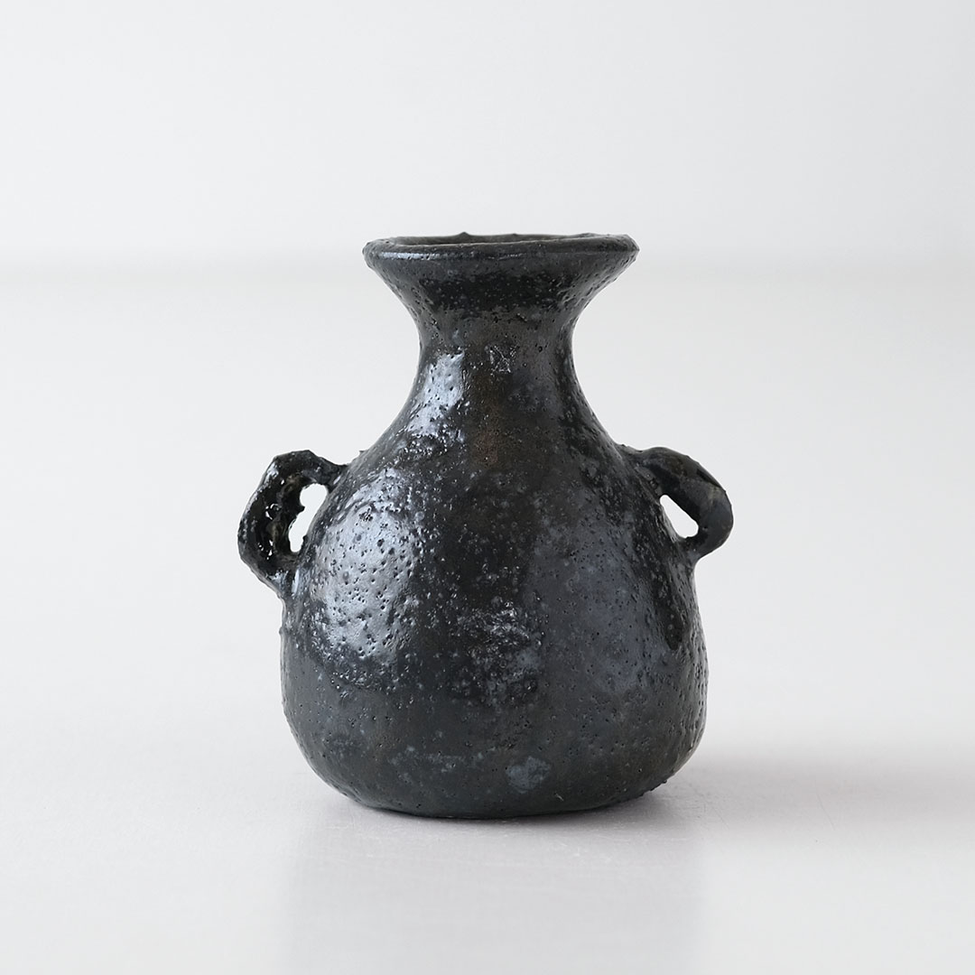 黒釉壷型花入/耳付き | 窯元ろくろ | 糸島くらし×ここのき 公式通販サイト