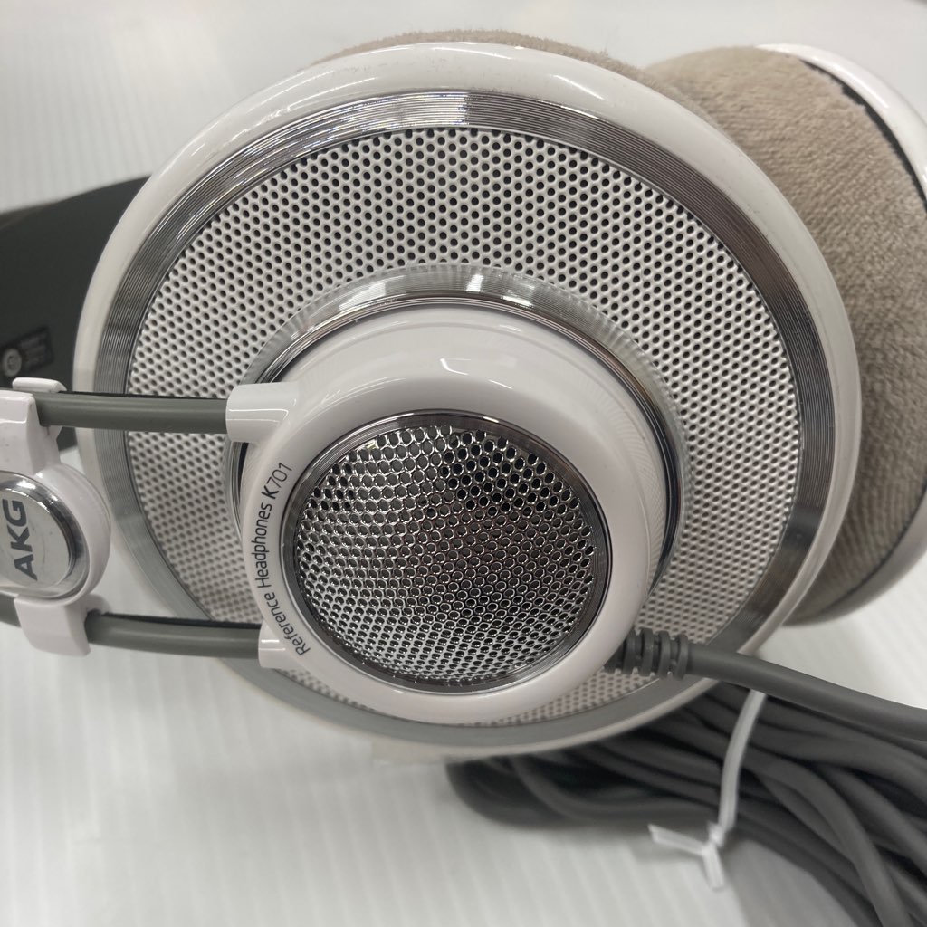 中古 AKG K701 開放型ヘッドホン ホワイト系 箱付き