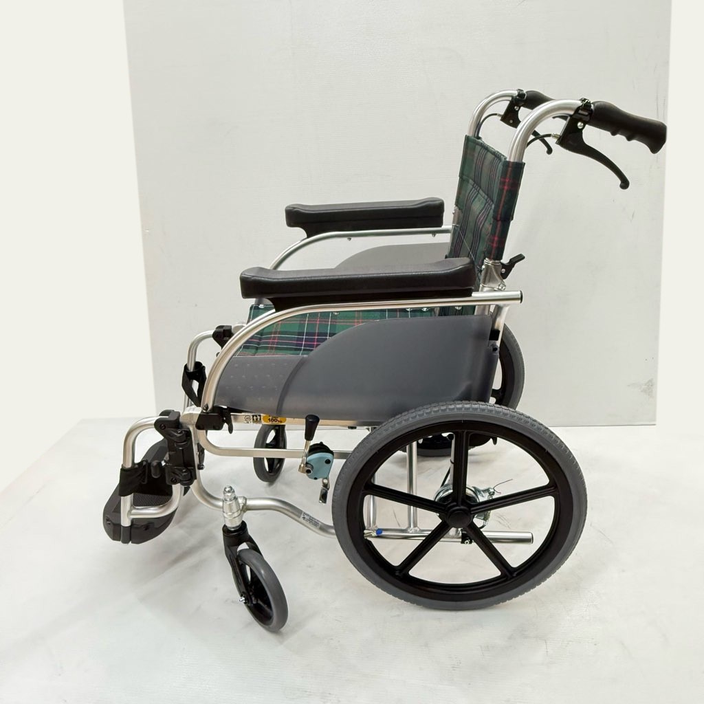 中古美品 高年式 松永製作所 アルミ製多機能車いす 介助用車椅子