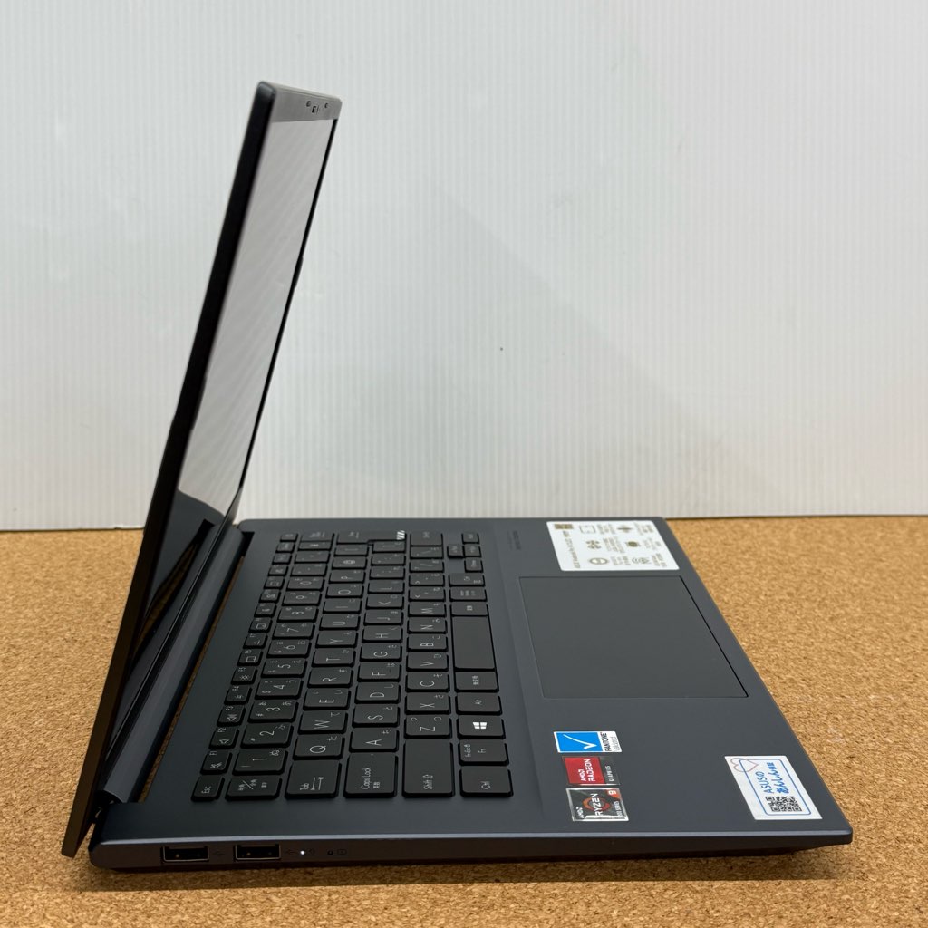 中古美品 ASUS Vivobook Pro 14 OLED 14インチ MS401QA-KM011W