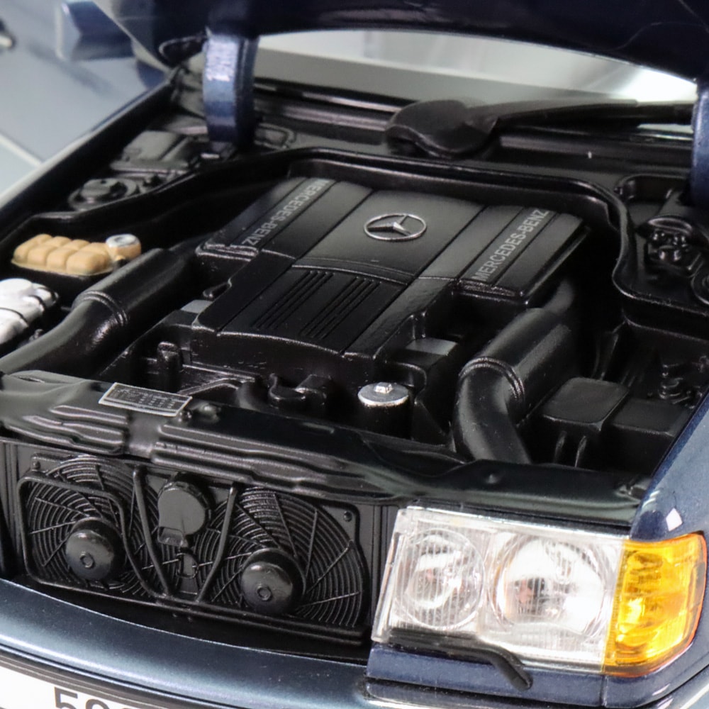 ノレブ 1/18 メルセデス ベンツ 500 E W124 1990年 ブルーメタリック