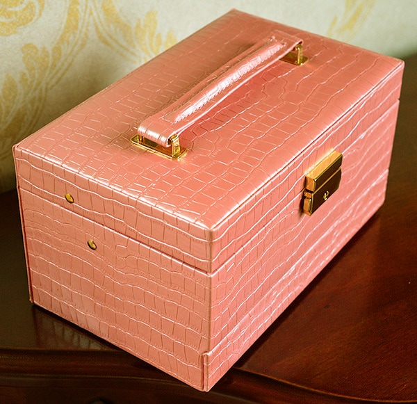 お姫様のクロコジュエリーボックス：ピンク ホワイトデーに