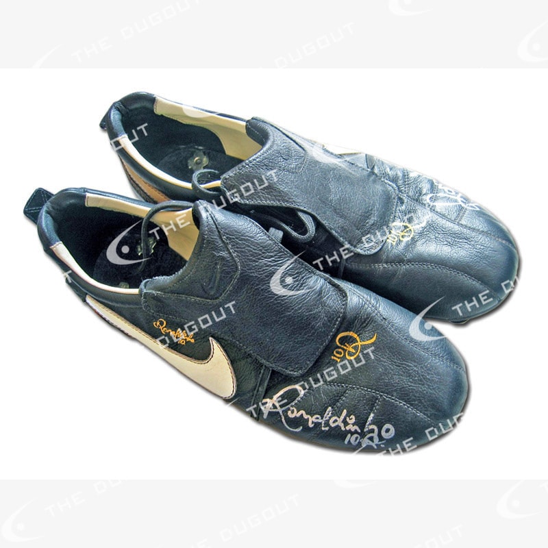 ロナウジーニョ直筆サイン入り実使用07/08スパイク (ナイキ ティエンポ