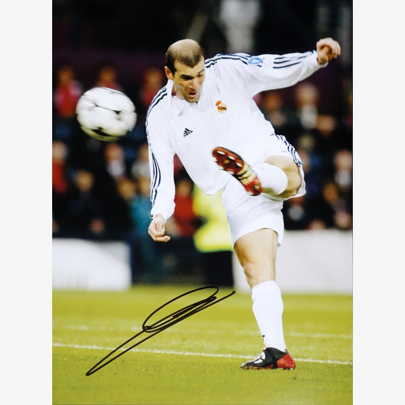 ジダン直筆サイン入りレアルマドリード01/02フォト | THE DUGOUT