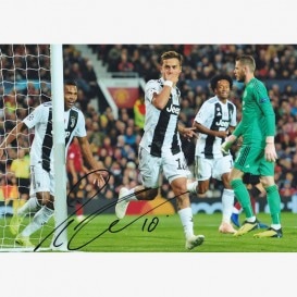 セリエAのサッカー直筆サイン入りフォトを販売 - THE DUGOUT