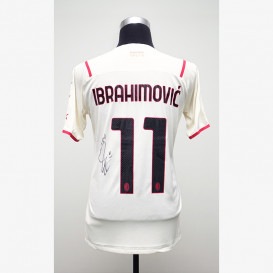 サッカー選手支給ユニフォームを販売 - THE DUGOUT