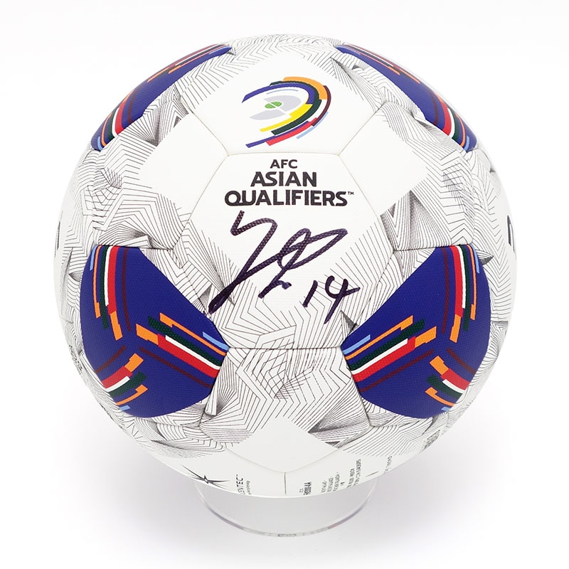 伊東純也 直筆サイン入りAFCアジア最終予選サッカーボール | THE DUGOUT