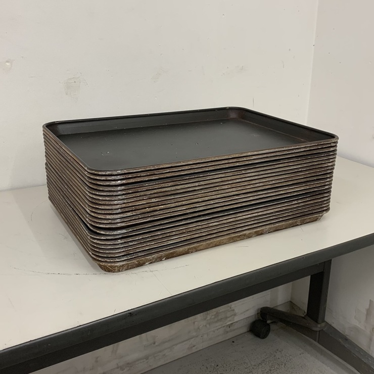 中古】 A08595 6取りアルミ天板 20枚入り W530 x D380 x H30 mm(1枚