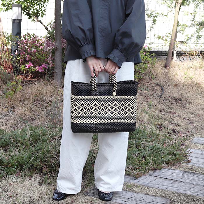 メルカド バッグ レトラ 横長Sサイズ ミモザ ブラック x クリーム