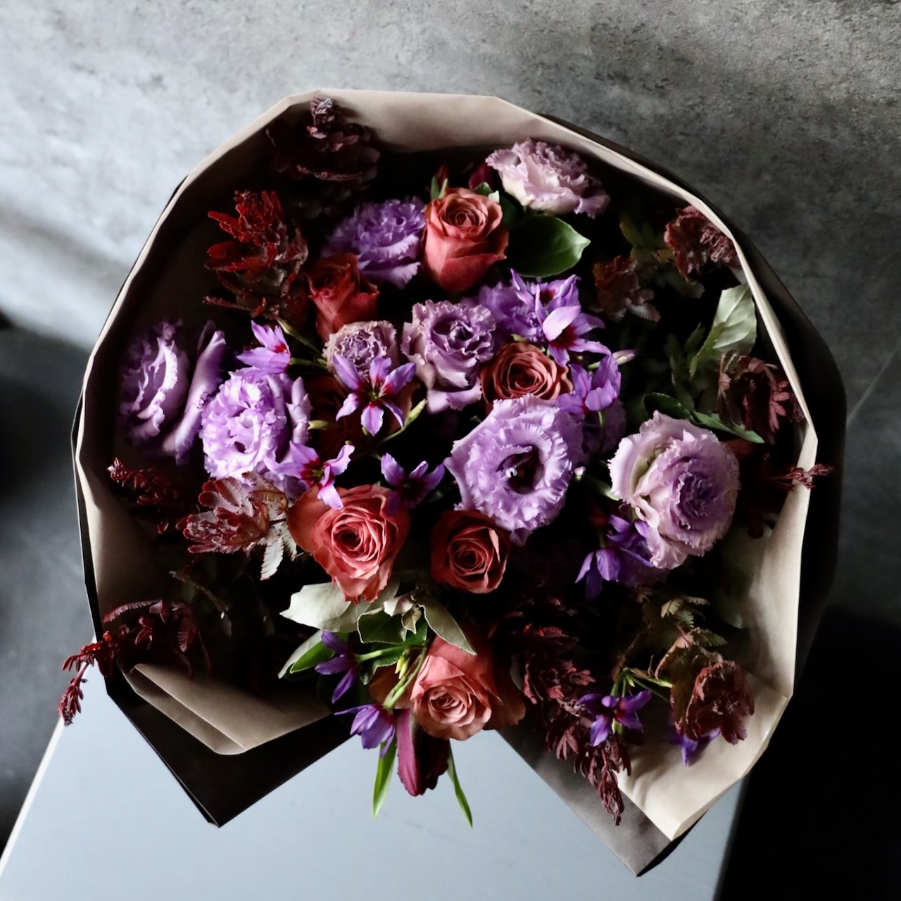 特選花束ML「紅掛花色 benikakehanairo」紫濃淡のエレガンスブーケ