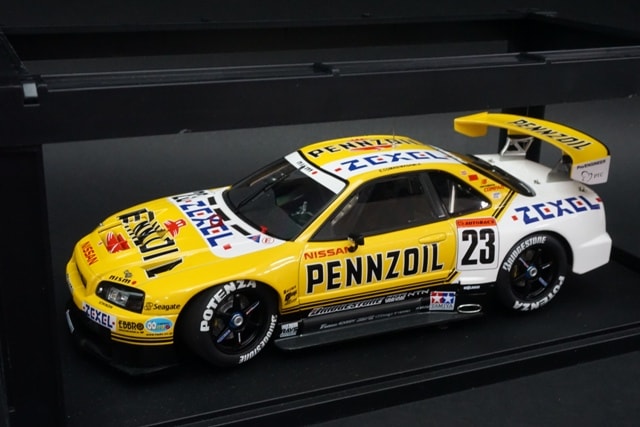 1/18 オートアート 80178 日産 スカイライン JGTC 2001 #23 PENNZOIL