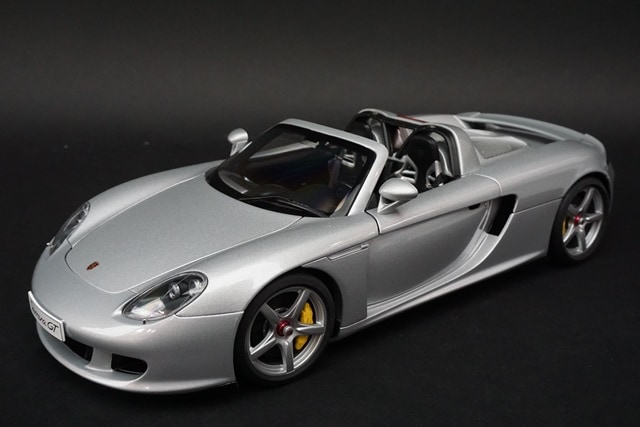 1/18 オートアート 78046 ポルシェ カレラ GT (シルバー/ブラック