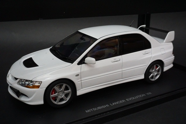1/18 オートアート 77182 三菱 ランサー EVO VIII ストリートカー