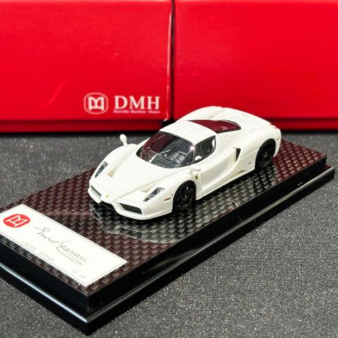 予約 DMH 1/64 エンツォ ENZO White Carbon, Boost Gear ミニカー通販