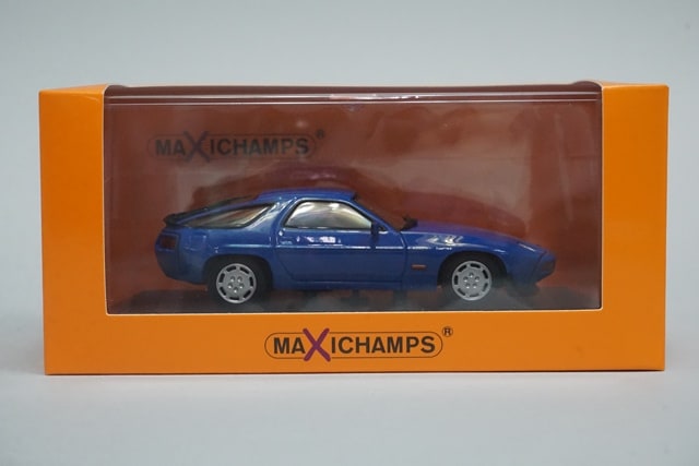 新品 940068124 マキシチャンプス 1/43 ポルシェ 928 S 1979 ブルー