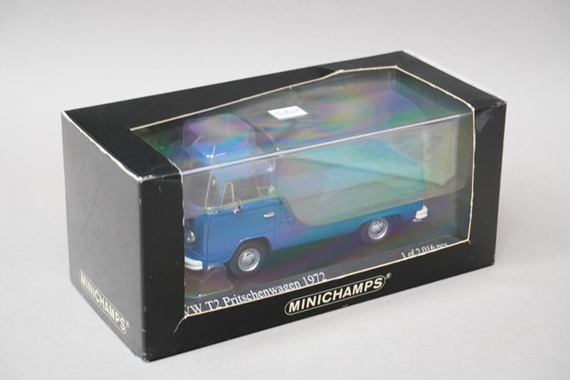 1/43 ミニチャンプス 400053200 フォルクスワーゲン T2 PICK-UP 1972
