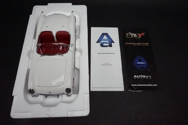 1/18 オートアート 71081 シボレー コルベット 1953 POLO ホワイト