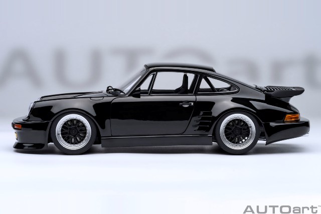 新品 78158 オートアート 1/18 ポルシェ 911 （930） ターボ 「湾岸
