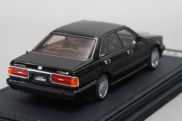 1/43 イグニッションモデル IG1250 日産 セドリック (Y31
