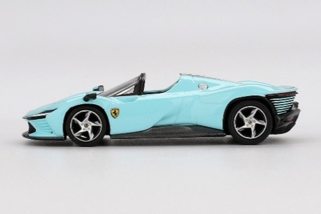 新品 BBRFER64020 BBR 1/64 フェラーリ デイトナ SP3 ライトブルー