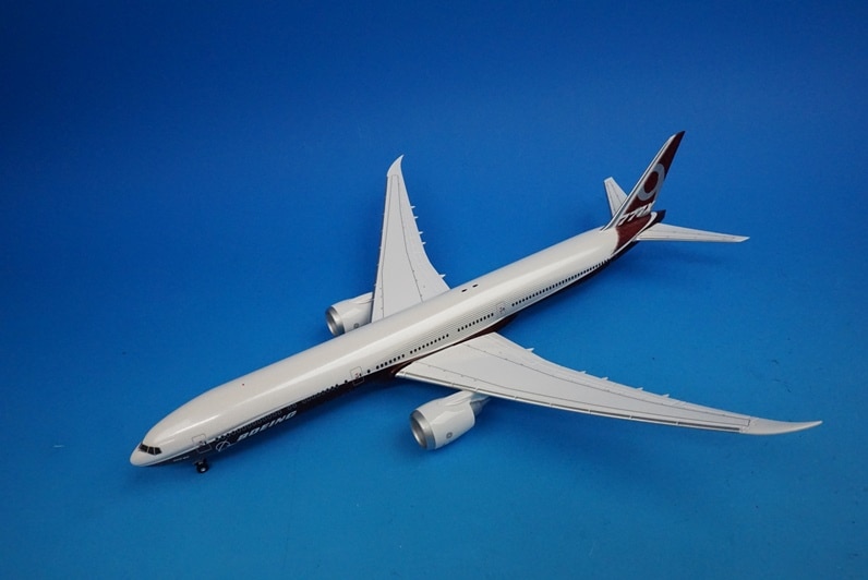 1/200 B777-9 ボーイング ハウスカラー 主翼飛行姿勢 ＊レジ番付与なし