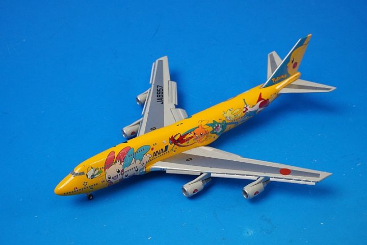 1/400 B747-400 ANA ポケモン ピカチュウジャンボ フラップダウン