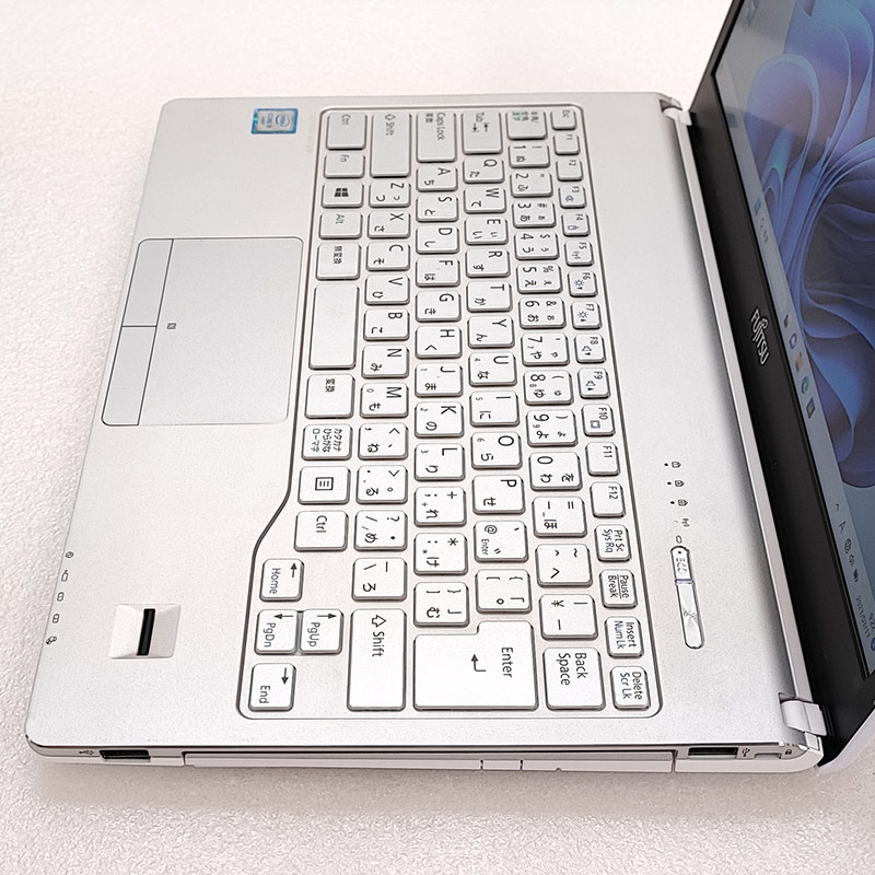 小型 中古ノートパソコン 富士通 LIFEBOOK SH75/W Windows11 Pro Core
