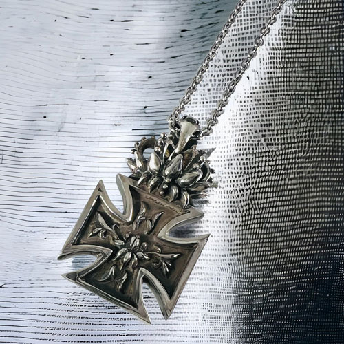 ≪FatimaDesign×O2forGo≫ロータス・アイアンクロス ペンダント