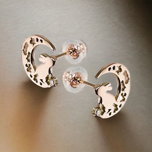 ≪SERASTINY / セラスティニー≫K10製 月うさぎ-/天然ダイヤモンド