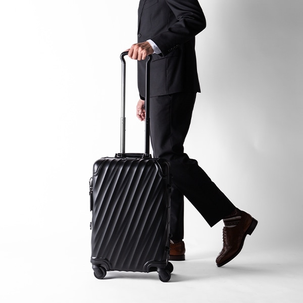 トゥミ TUMI スーツケース 31L 4輪 19 Degree Aluminum