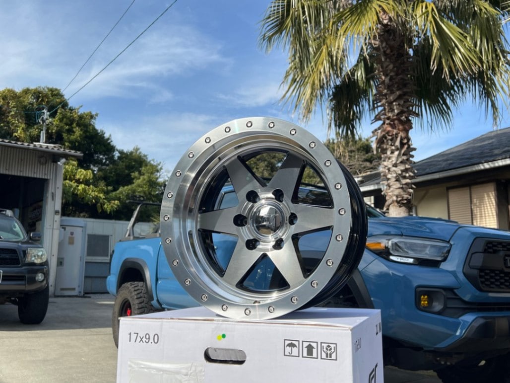 日本正規代理店！取り寄せ対応！）SCS（Stealth Custom Series Wheels