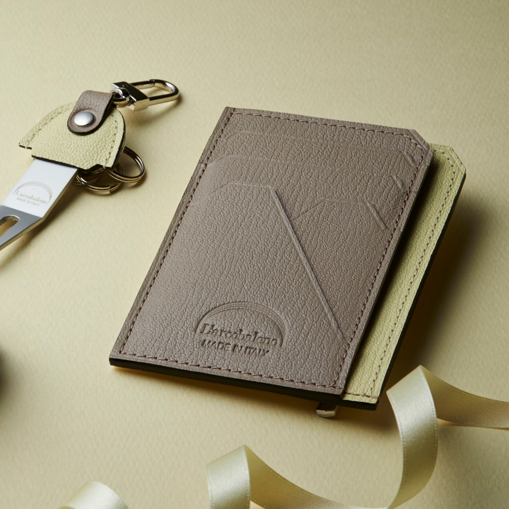 ラウンド中におすすめ】ラルコバレーノ スマートミニウォレット