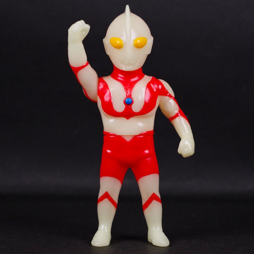 ソフビ/MAX TOY マックストイ/ウルトラマン（蓄光）｜墓場の画廊ONLINE