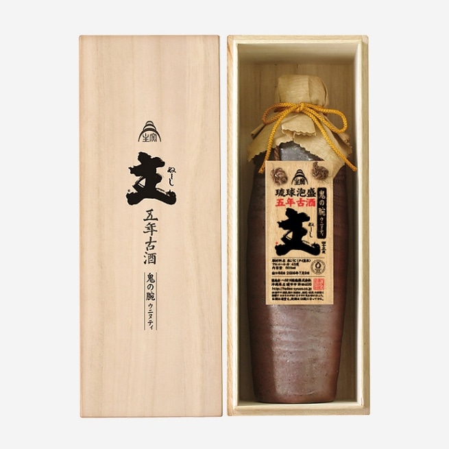 ☆送料無料☆琉球泡盛「甕熟成五年古酒 主(ぬーし)」自社窯で焼いた鬼