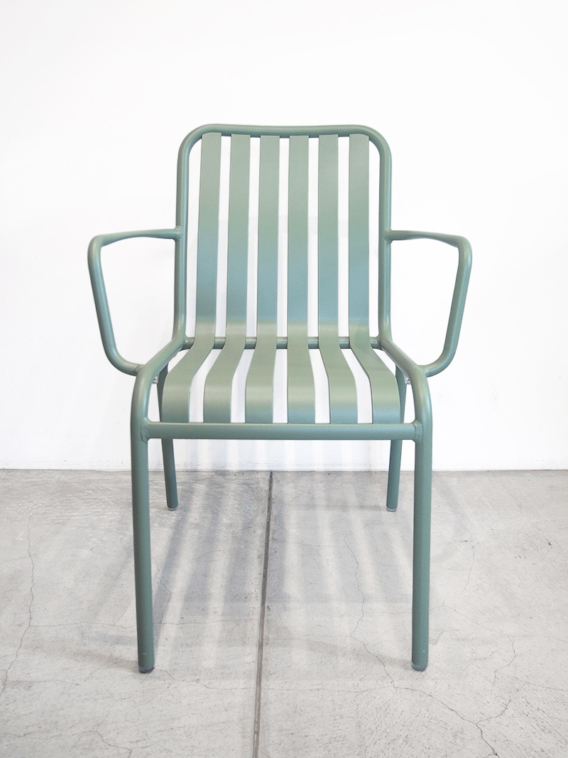 アウトドアファニチャー アーム付きアルミチェア｜イデア