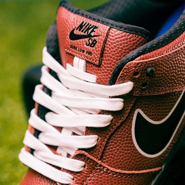 NIKE SB】 DUNK LOW PRO QS カラー： dark pony/black-silver-white