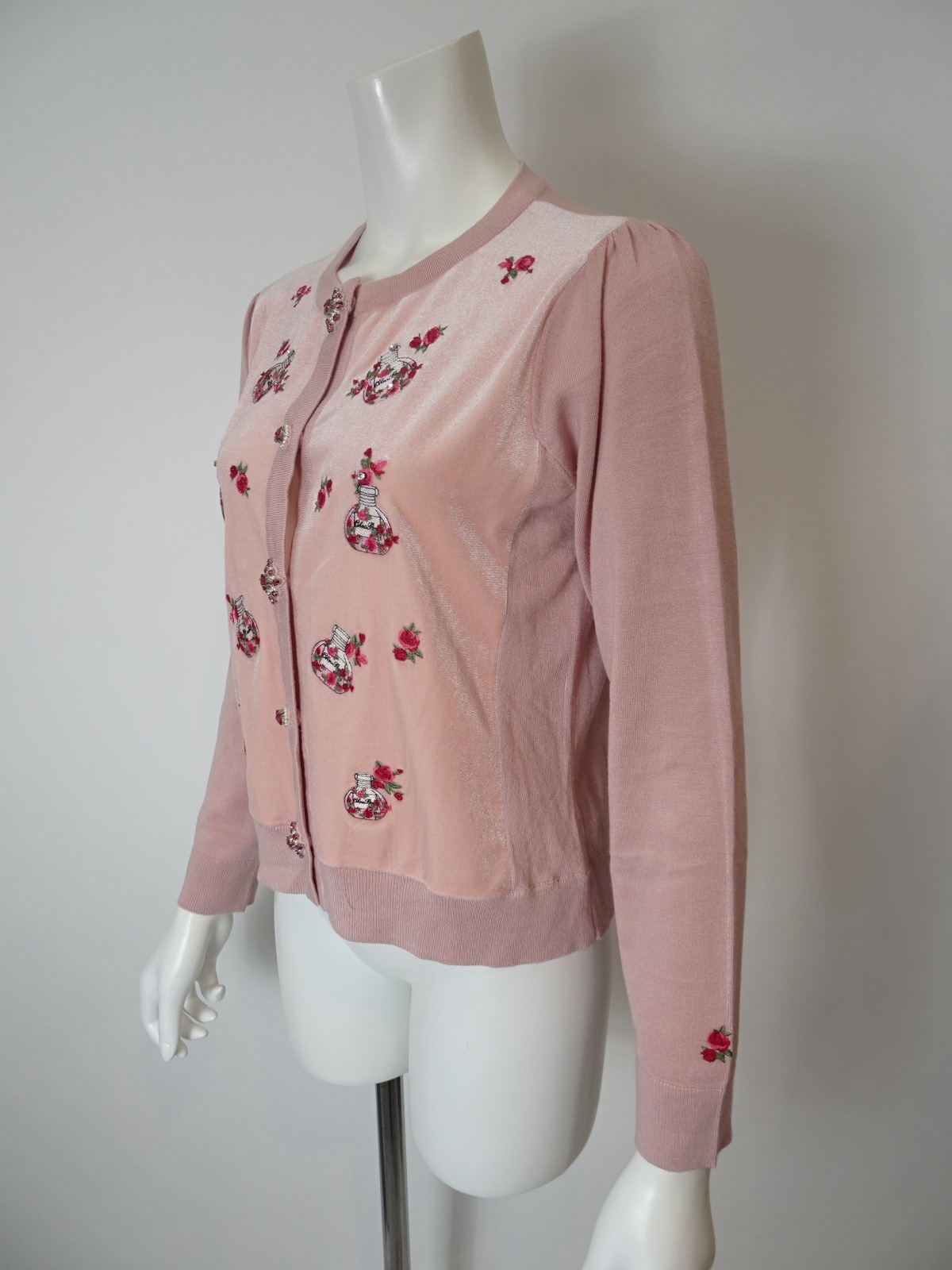 2025年秋冬 香水瓶刺しゅう ベロア素材×ニットカーディガン 2521015