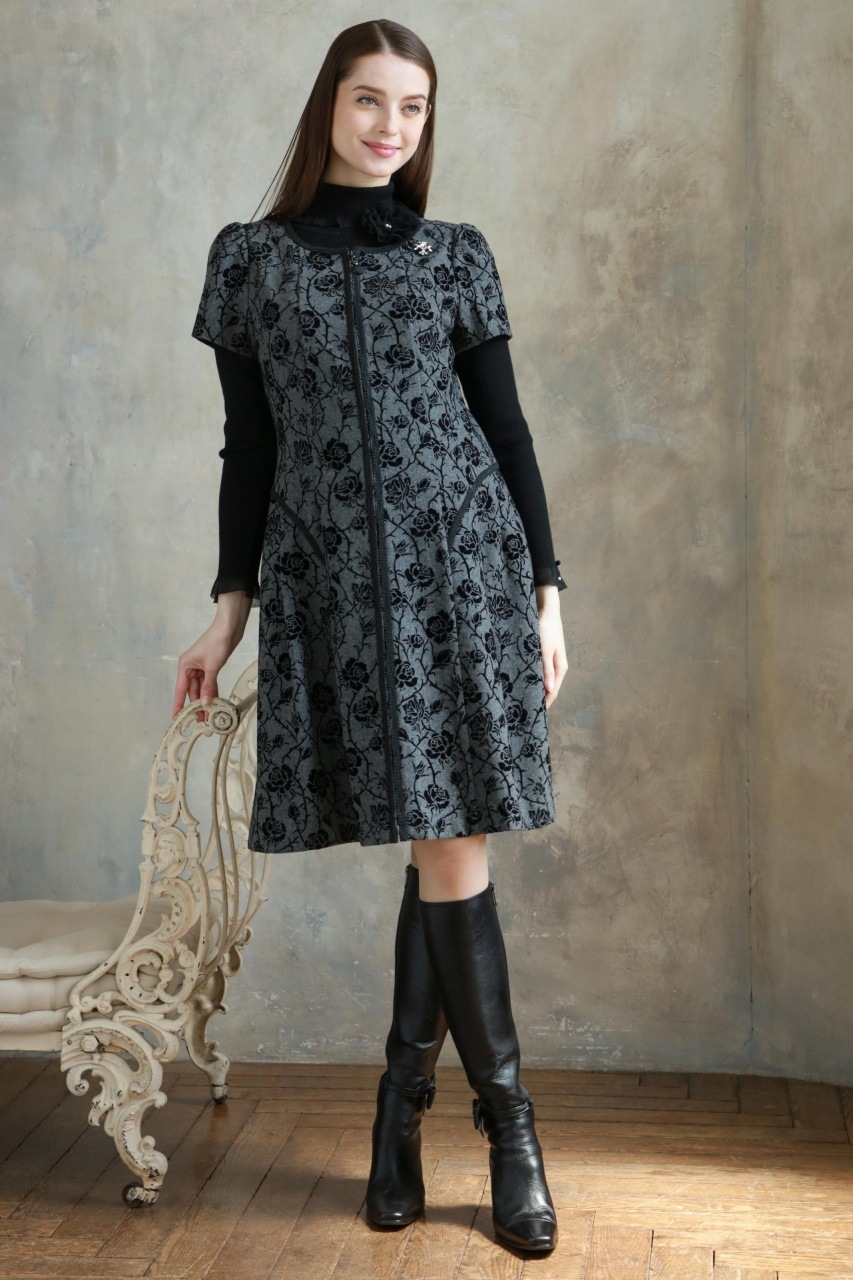 2025年秋冬 コサージュ付 衿・袖先透かしフリルデザインタートルネック