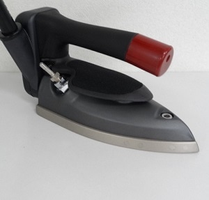 家庭用・職業用 ナオモト滴下式アイロン HYS-410P |JUKI 家庭用ミシン