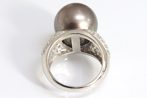 A586-25n0332【黒蝶真珠φ14．3ミリ】Pt900ダイヤリング