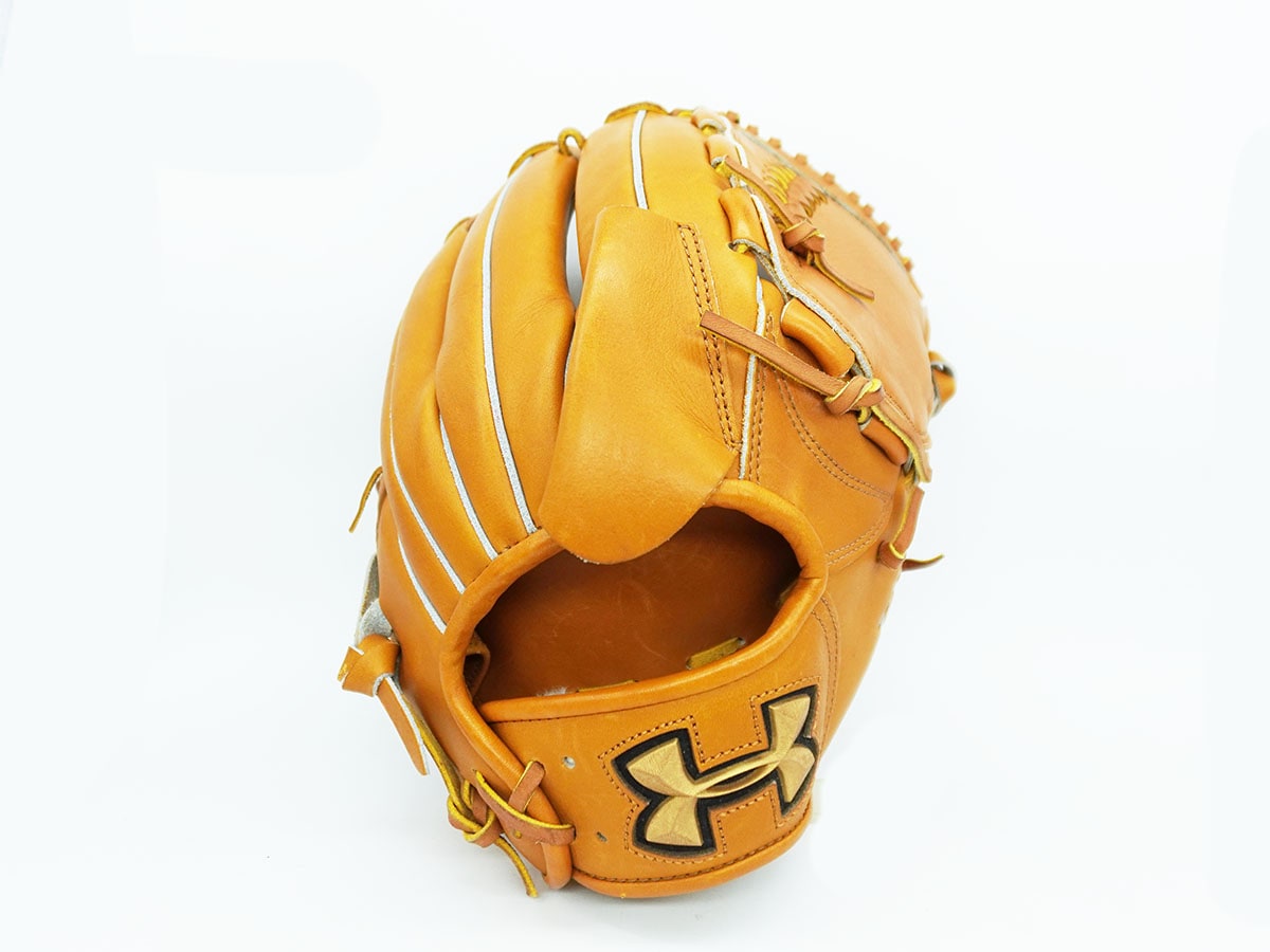 UNDER ARMOUR 軟式グローブ CB8041 イエロー UNDER ARMOUR 軟式