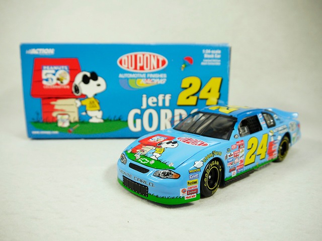 ビンテージ NASCAR スヌーピー Jeff GORDON 1/24スケール 新品箱入