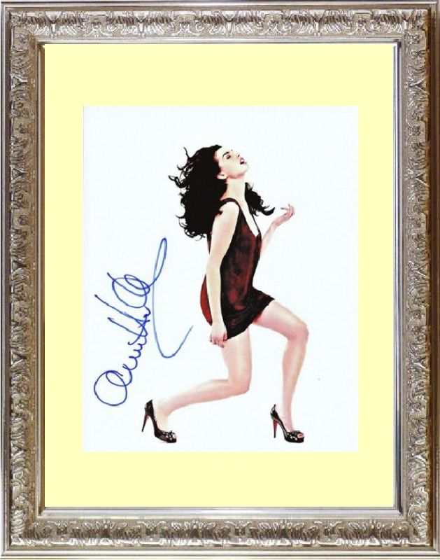 Anne Hathaway アン ハサウェイ 直筆サイン PHOTO | ハリウッド女優