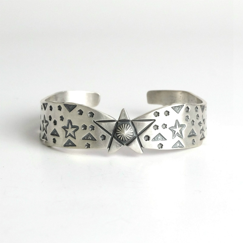 139mm ボーリーブス スタンプワーク バングル｜マライカ公式通販