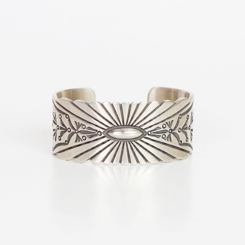 133mm ハーマンスミス スタンプワーク バングル｜マライカ公式通販