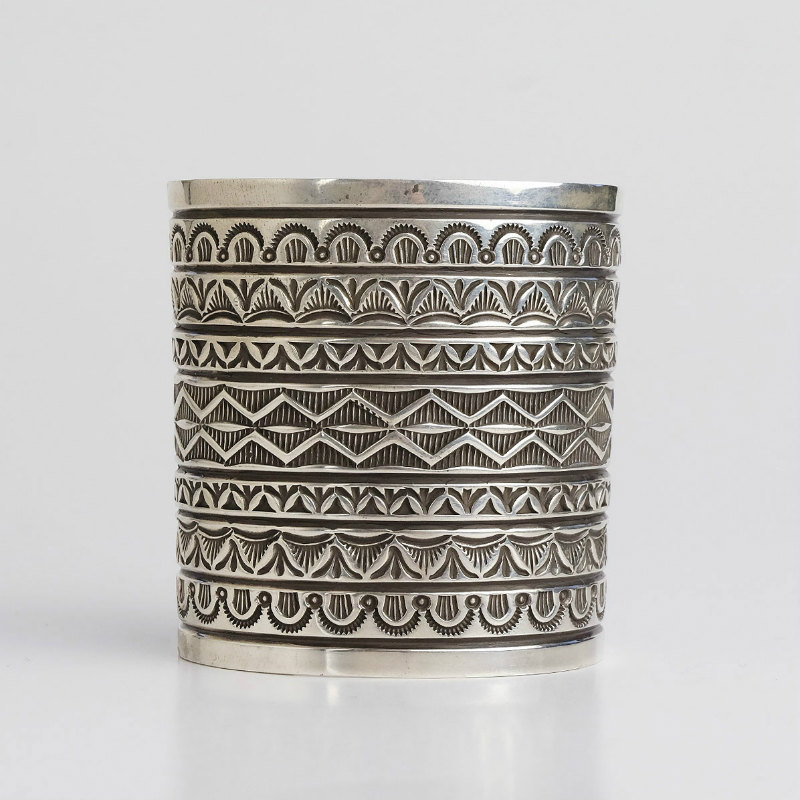 Donovan Cadmanドノバンキャドマンのバングル｜マライカ公式通販